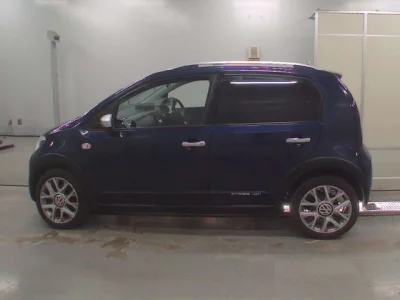 Volkswagen UP  с аукциона в Японии