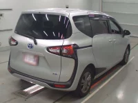 Toyota SIENTA лот № 30214 оценка 3.5  с аукциона в Японии 1