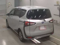 Toyota SIENTA лот № 30214 оценка 3.5  с аукциона в Японии 5