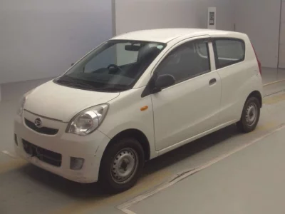 Daihatsu MIRA  с аукциона в Японии