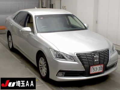 Toyota CROWN  с аукциона в Японии