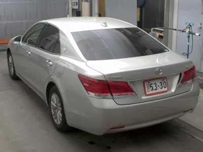 Toyota CROWN  с аукциона в Японии