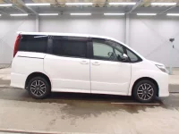 Toyota NOAH лот № 3177 оценка 3.5  с аукциона в Японии 2