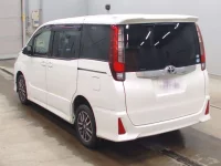 Toyota NOAH лот № 3177 оценка 3.5  с аукциона в Японии 5