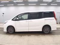 Toyota NOAH лот № 3177 оценка 3.5  с аукциона в Японии 3