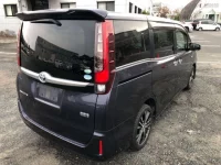 Toyota ESQUIRE лот № 50104 оценка R  с аукциона в Японии 1