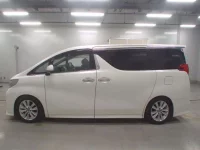 Toyota ALPHARD лот № 30219 оценка 3.5  с аукциона в Японии 3