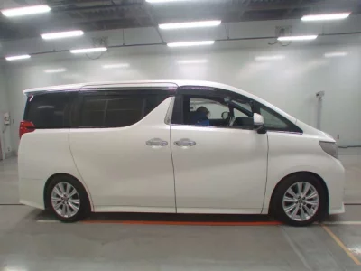 Toyota ALPHARD  с аукциона в Японии