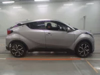 Toyota C-HR лот № 30221 оценка 4.5  с аукциона в Японии 2
