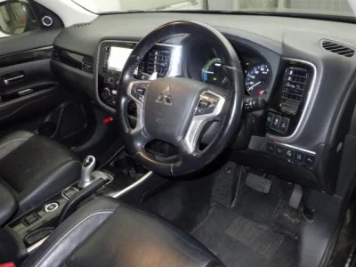Mitsubishi OUTLANDER PHEV