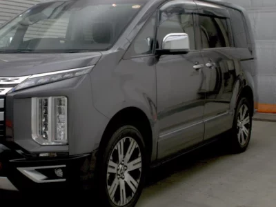 Mitsubishi DELICA D5