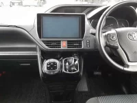 Toyota VOXY лот № 30157 оценка 3.5  с аукциона в Японии 8
