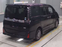 Toyota VOXY лот № 30157 оценка 3.5  с аукциона в Японии 1