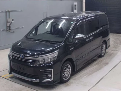 Toyota VOXY  с аукциона в Японии