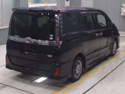 Toyota VOXY  с аукциона в Японии