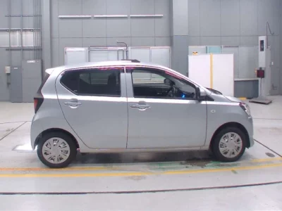Daihatsu MIRA E S  с аукциона в Японии