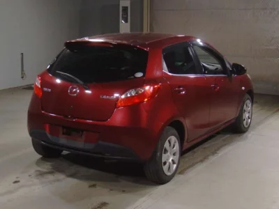 Mazda DEMIO  с аукциона в Японии