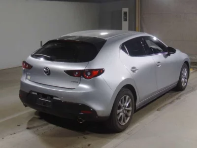Mazda MAZDA3  с аукциона в Японии