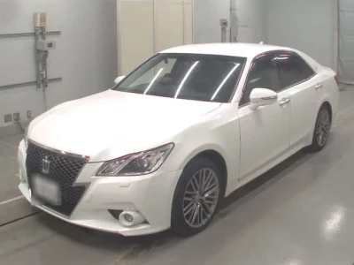 Toyota CROWN  с аукциона в Японии