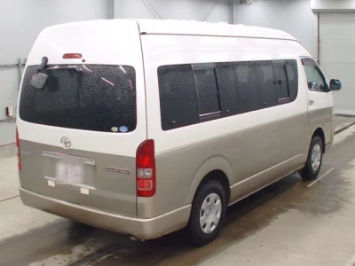 Toyota HIACE  с аукциона в Японии