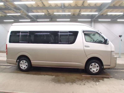 Toyota HIACE  с аукциона в Японии