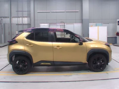 Toyota YARIS CROSS  с аукциона в Японии
