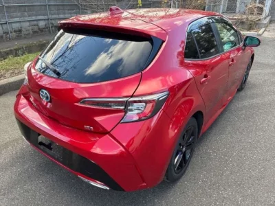Toyota COROLLA SPORT  с аукциона в Японии