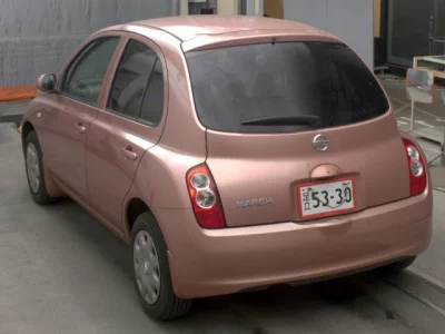 Nissan MARCH