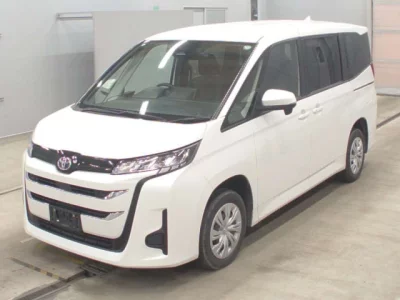Toyota NOAH  с аукциона в Японии