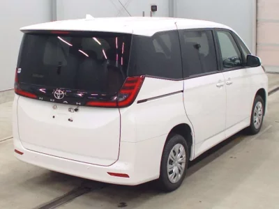 Toyota NOAH  с аукциона в Японии