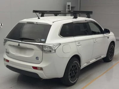 Mitsubishi OUTLANDER PHEV  с аукциона в Японии