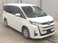 Toyota NOAH лот № 3209 оценка 3.5  с аукциона в Японии 4