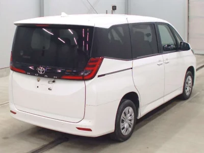 Toyota NOAH  с аукциона в Японии