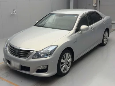Toyota CROWN  с аукциона в Японии