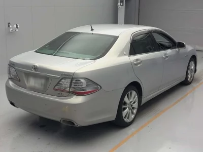 Toyota CROWN  с аукциона в Японии