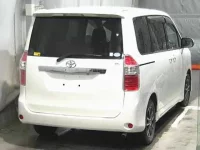 Toyota NOAH лот № 3010 оценка 3  с аукциона в Японии 1