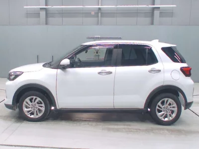 Toyota RAIZE  с аукциона в Японии