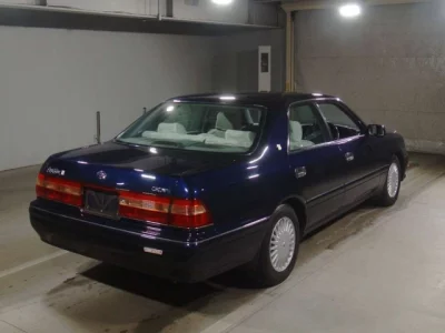 Toyota CROWN  с аукциона в Японии
