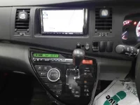 Toyota ISIS лот № 3219 оценка 3.5  с аукциона в Японии 8