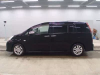 Toyota ISIS лот № 3219 оценка 3.5  с аукциона в Японии 3