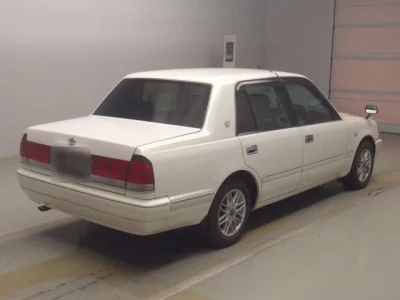 Toyota CROWN  с аукциона в Японии