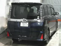 Toyota VOXY лот № 3018 оценка 3.5  с аукциона в Японии 1