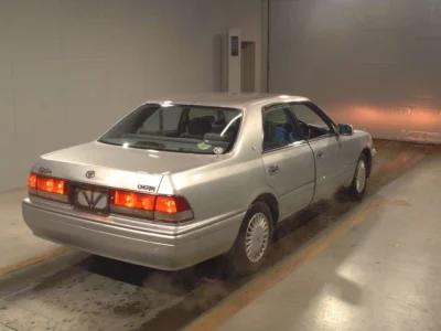 Toyota CROWN  с аукциона в Японии
