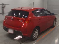 Toyota AURIS лот № 30258 оценка 4  с аукциона в Японии 1