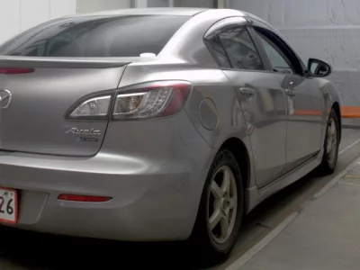 Mazda AXELA  с аукциона в Японии