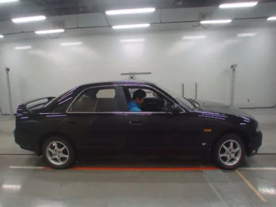 Nissan SKYLINE  с аукциона в Японии