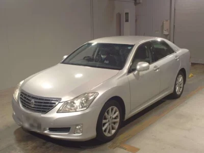 Toyota CROWN  с аукциона в Японии