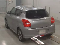Suzuki SWIFT лот № 30268 оценка 3.5  с аукциона в Японии 5
