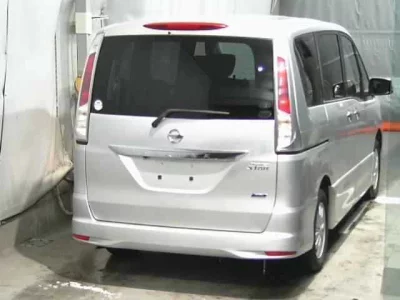 Nissan SERENA  с аукциона в Японии