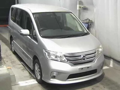 Nissan SERENA  с аукциона в Японии